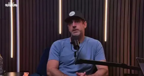 [Highlight] Aaron Rodgers speaks about 2 ex Packers teammates and says one was bitter because he went to another team and never became a player again, and the other teammate just wasn't smart.