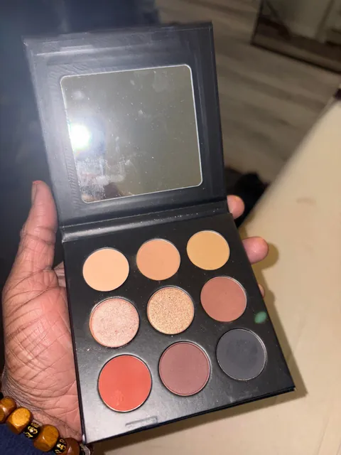 Indie brand sent me a cute little neutrals palette