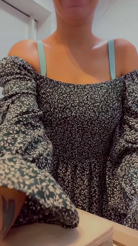 This dress allows me to make a big surprise!