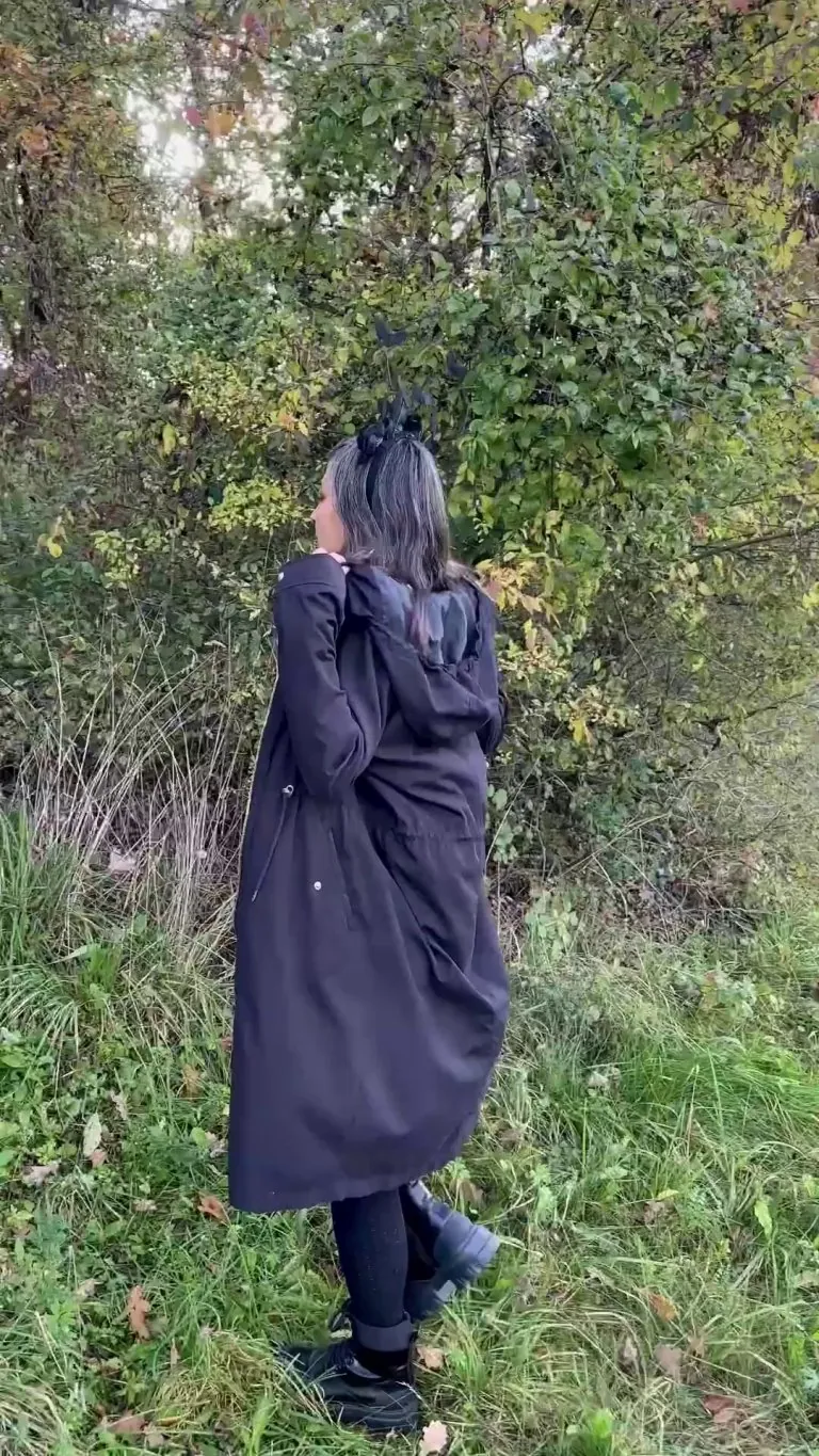 The witch-hunter was not home luckily [gif]