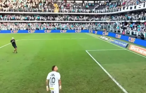 Neymar running all over the pitch after Santos not only avoided relegation, but dragged themselves to 12th place in the Brazilian League and qualified for the Copa Sudamericana. Neymar had 5 goals + 1 assist in his last 4 games despite playing through a knee injury