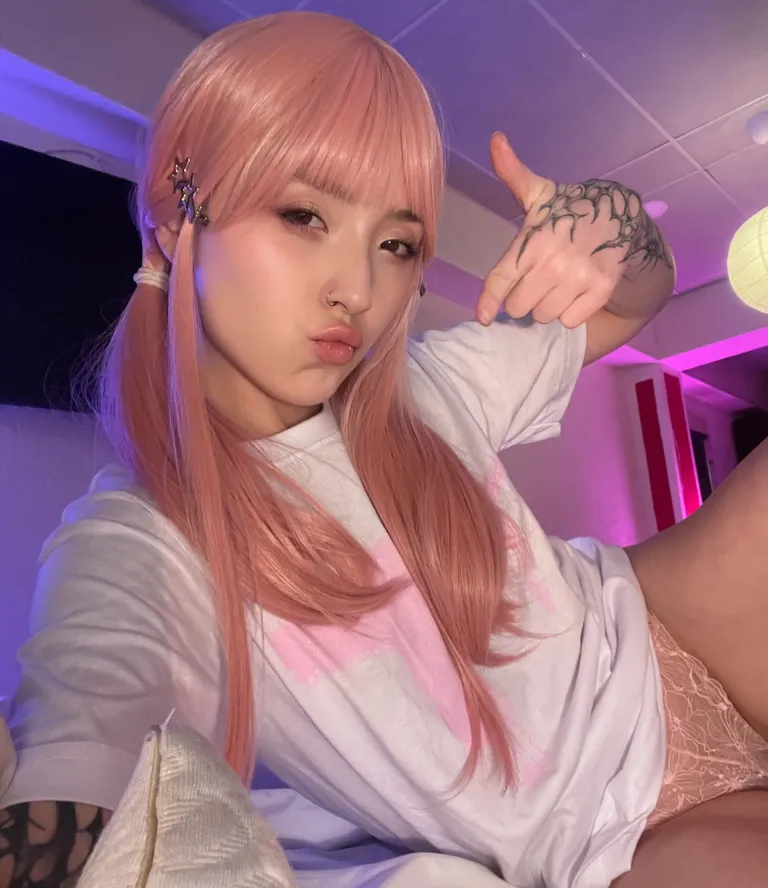 F18 Yo Do you think I'm hot??