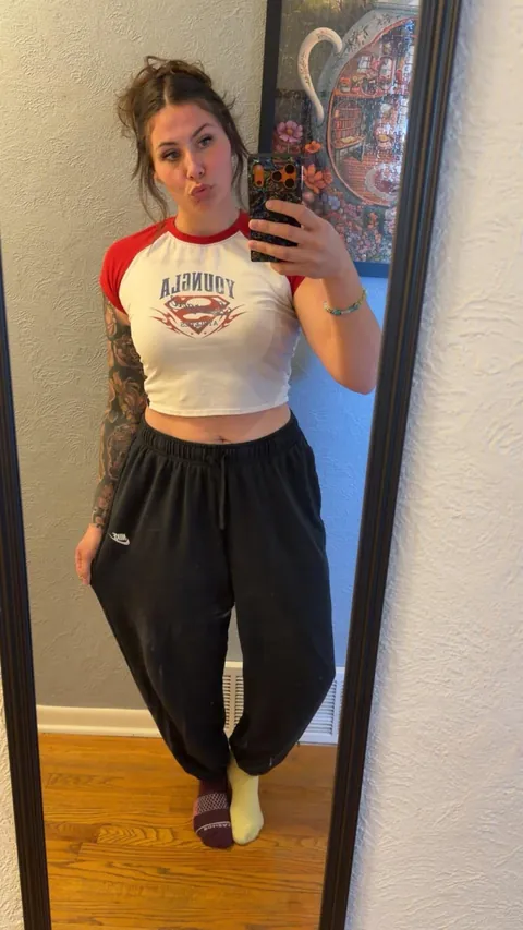 Just a regular average mommy from Iowa!! Am I worth breeding? 🫡🤪➡️