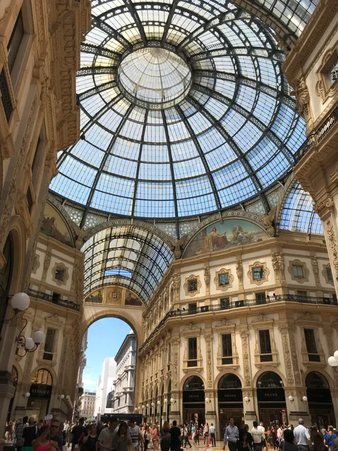 Milan - Prettiest shopping centre in the world?