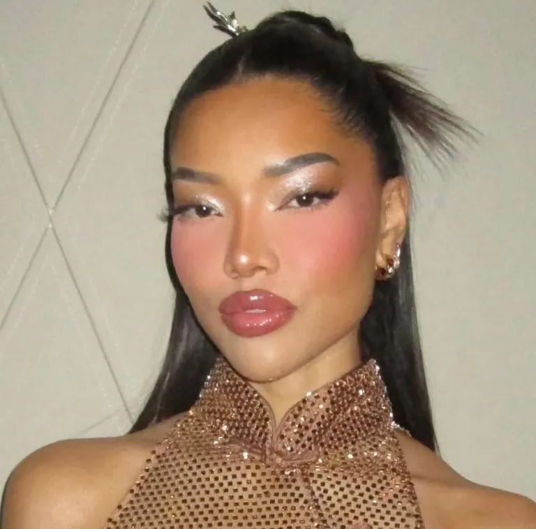 Does the pink under eye trend look good IRL?