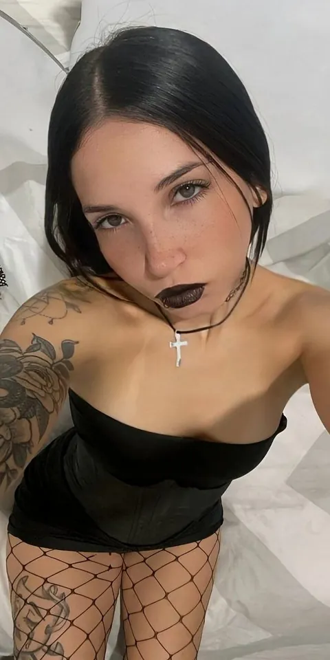 I know I look gorgeous in black