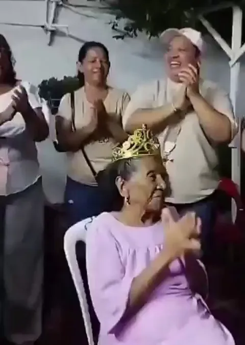 Abuela: 1, Family: 0