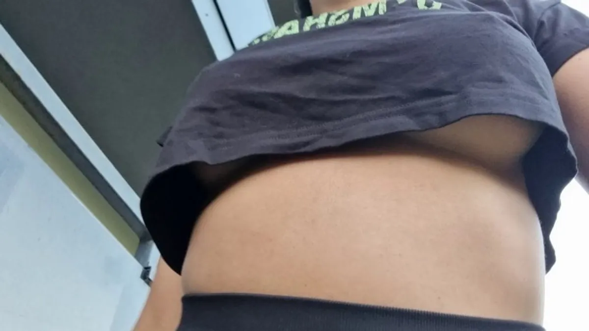 No one will notice I'm not wearing a bra, right?