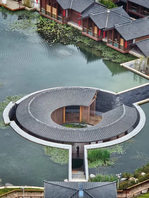 Temple in the lake. Longxing temple, Chengdu, China