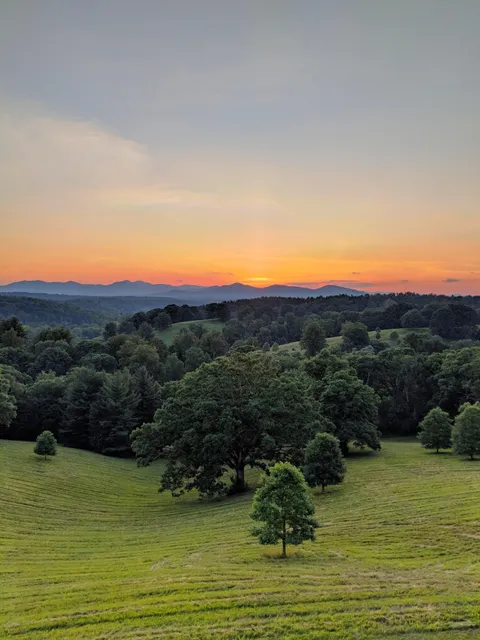 You can actually see blue in the Blue Ridge Mountains [OC] 3024x4032