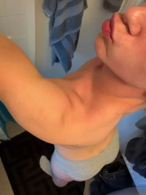 Do u like skinny btms? 18y