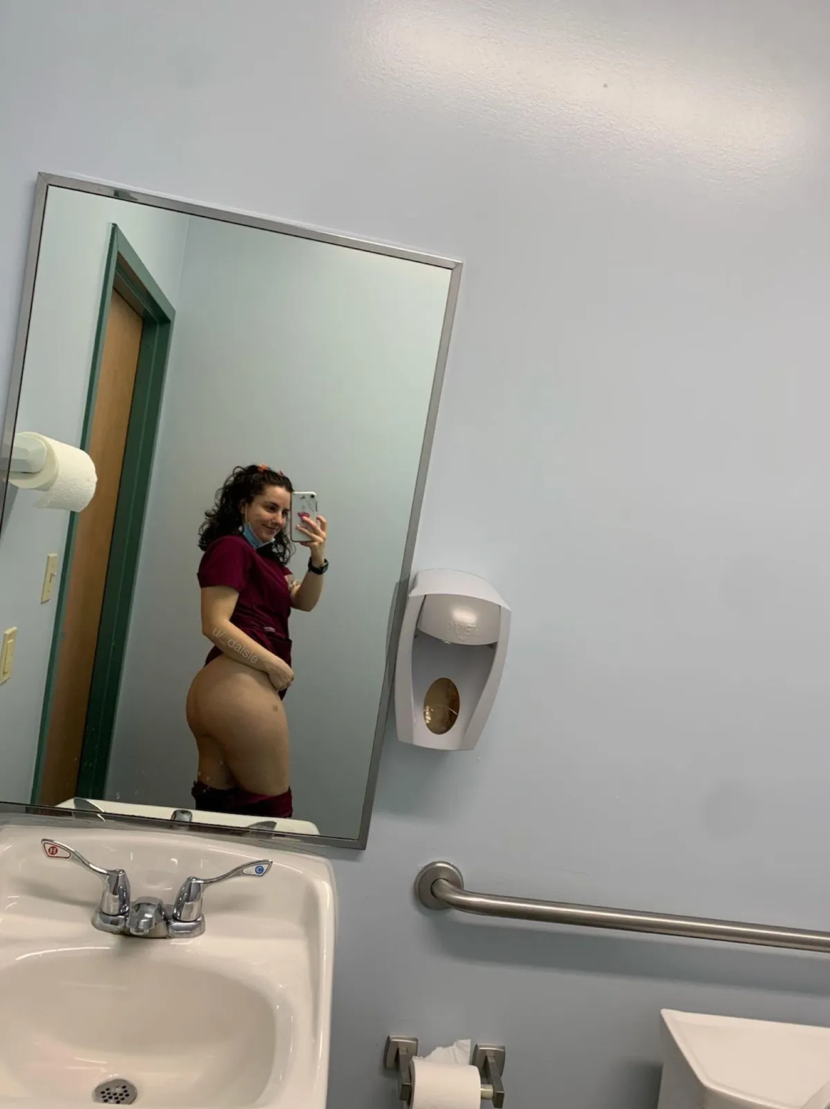 would u pound my vet tech booty?