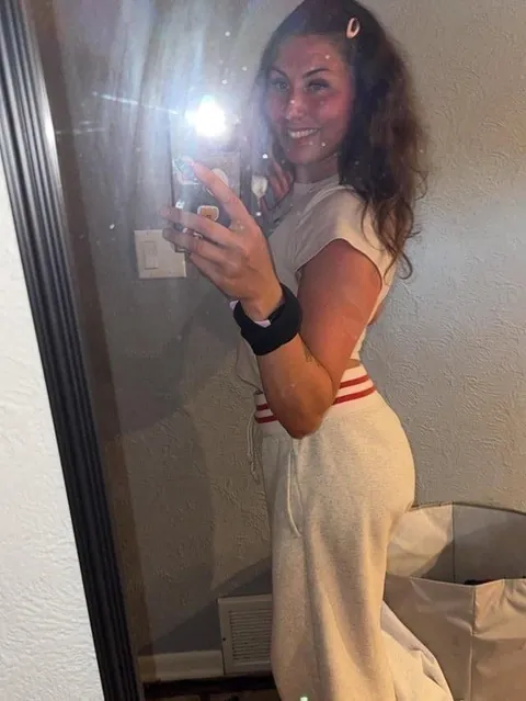 Born in 1999, 1 kid... Am I still hot? 🫣➡️ F27