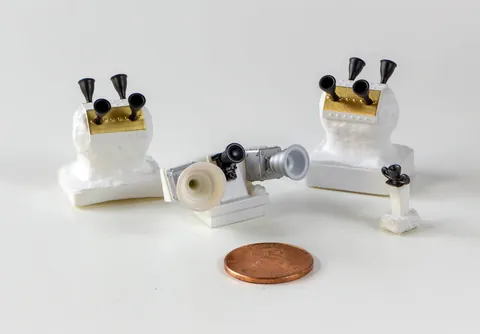 I 3D modeled, 3D printed, painted and assembled the world's most detailed Orion model (1:48, 1:24 scales!). 27 removable (magnetic) parts including the capsule. Enjoy!