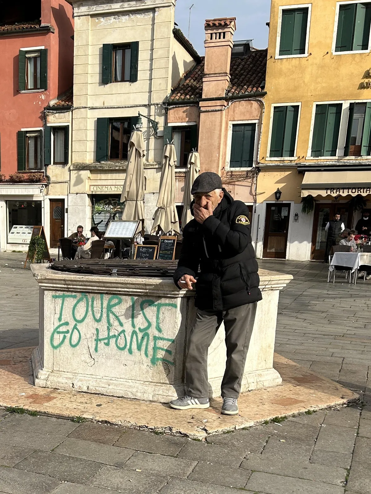 [OC] My favourite pic from our Italian vacation (taken in Venice)