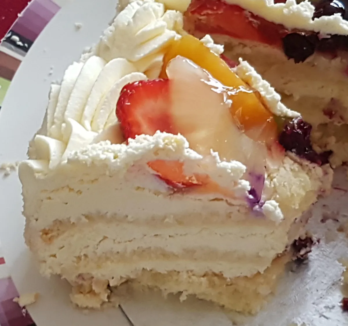 The birthday cake that I ordered for my mum turned out to be full of cream with hardly any actual cake