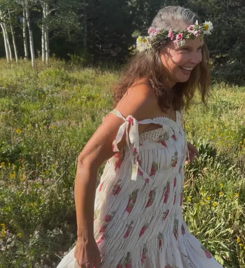 Ashley Judd living her best life in new IG photos