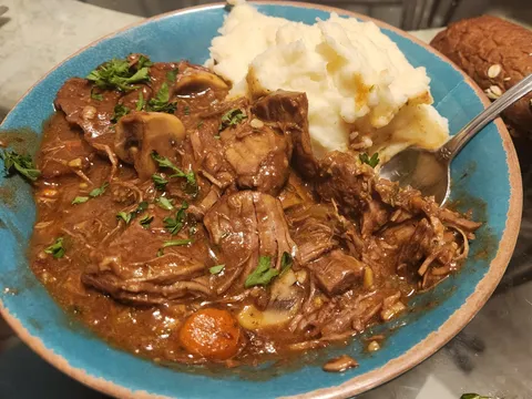 [homemade] Beef Bourguignon and mashed potatoes
