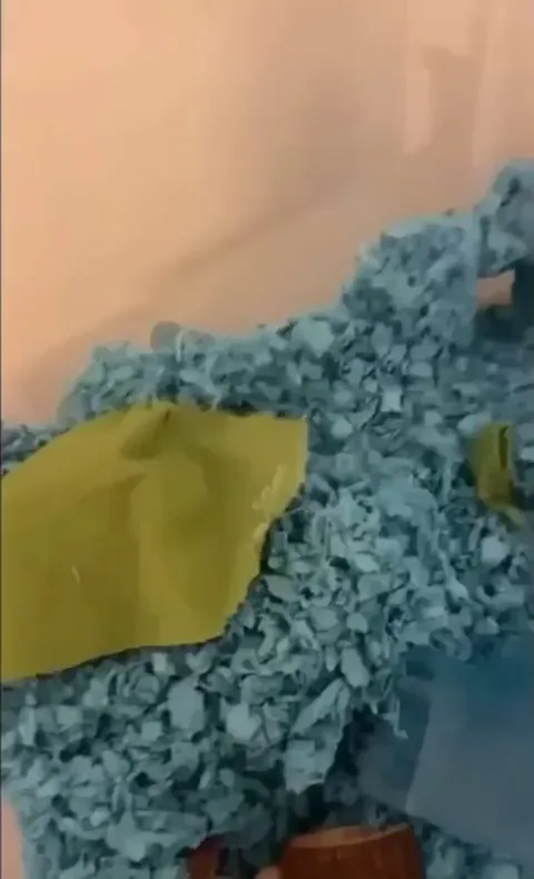 No peek, i’m asleep