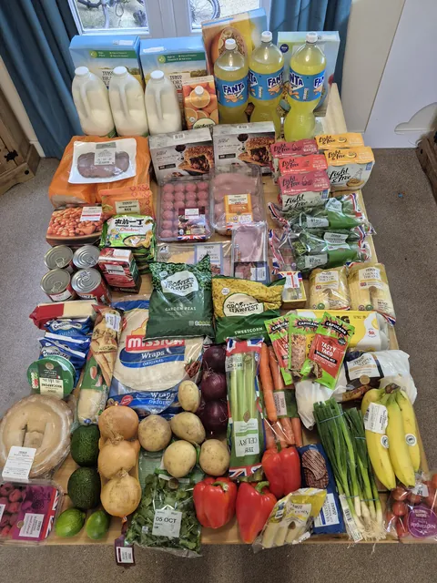 UK family of four weekly shop. £130 for brekfast and evening 6 meals.