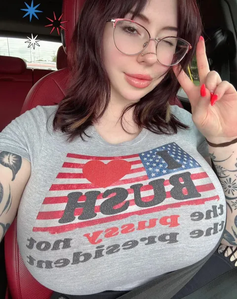 I love her huge fake boobs