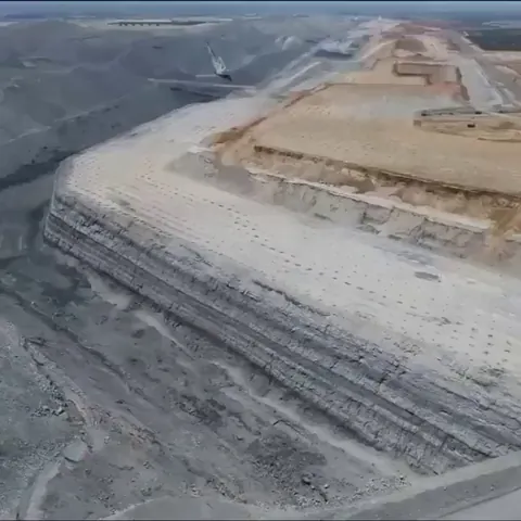 World’s largest electronic blast at Caval Ridge Mine.  2,194 tonnes of explosives, 3,899 holes, and 4.7 million cubic metres of rock moved in a single shot.