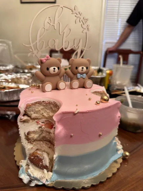 Gender reveal cake without the reveal