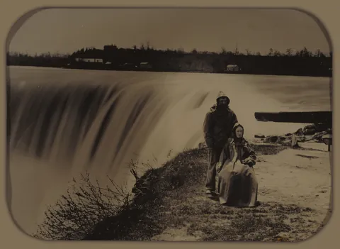 Couple posing in Niagara Fall before guard rails, Ambrotype circa (1860)