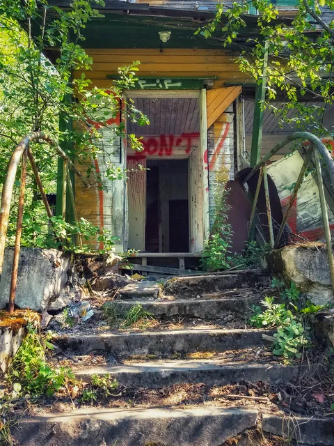 Abandoned house in the woods.
