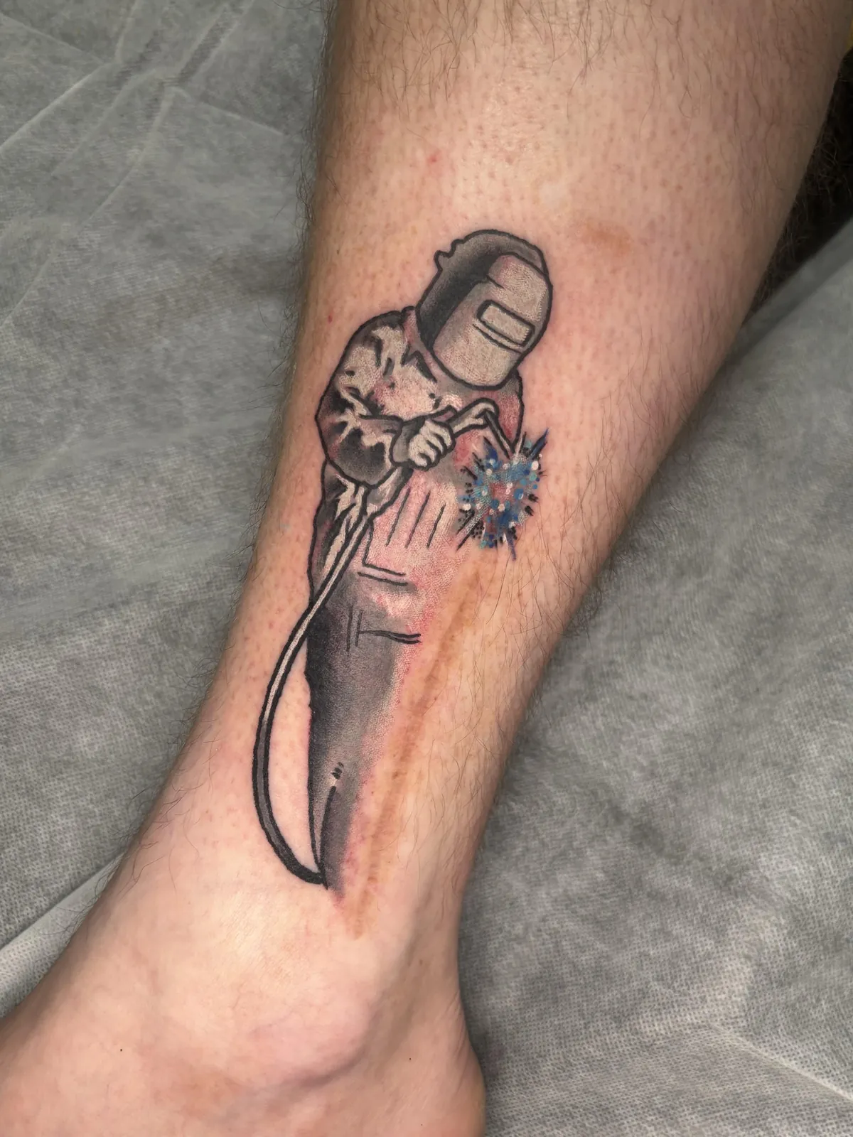 Little welder buddy for a scar:) Matt at green lotus tattoo in Melbourne AUS