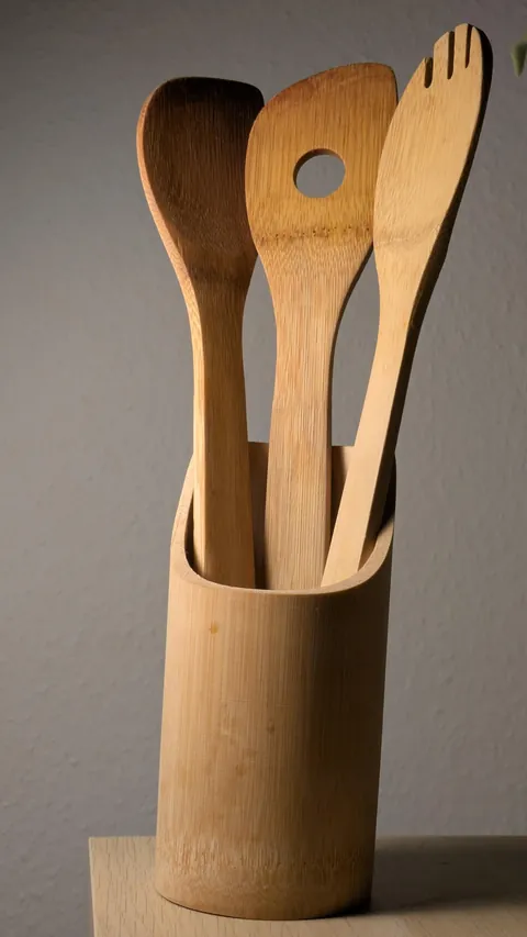 Roommate insists one of these belongs to her