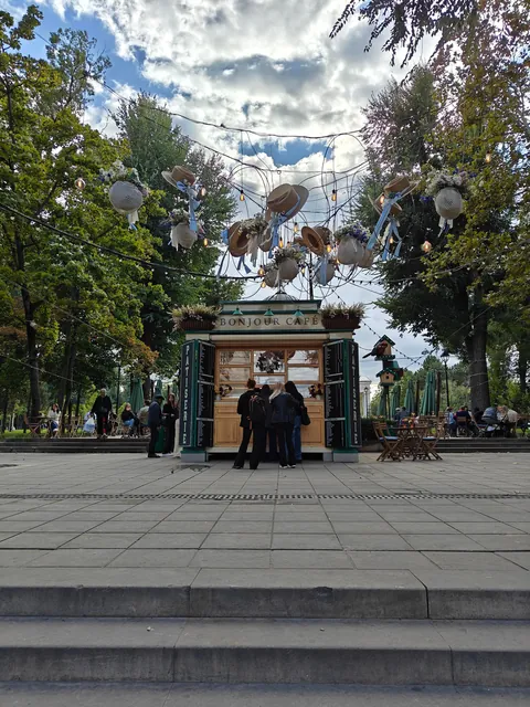 Some pictures from Chisinau, the strangest capital city in Europe