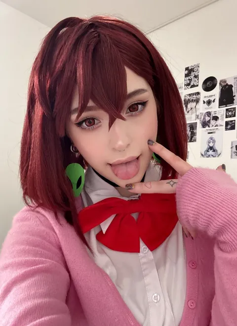 If curiosity killed the cat, what Momo Ayase about to do to you? [F]