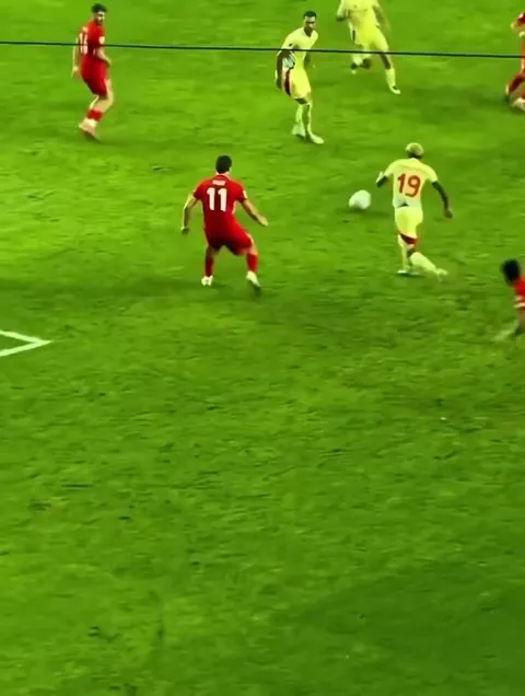 Lamine Yamal trivela pass v Turkiye alternate angle