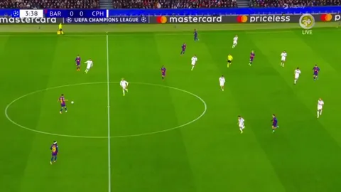 Barcelona 0-[1] Copenhagen - Viktor Daðason 5'