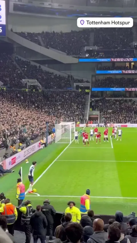 Son's olimpico goal vs Manchester United from the stands/another angle