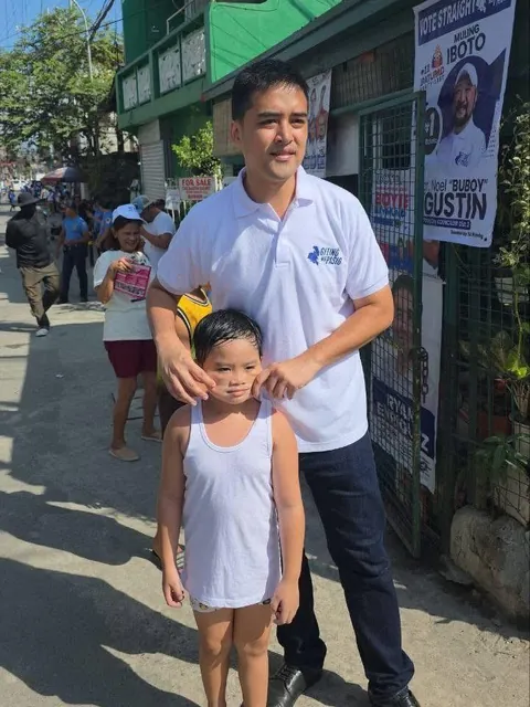 Ganyan ba Iboboto nyo Nananakit ng bata                                   Sia-probably.