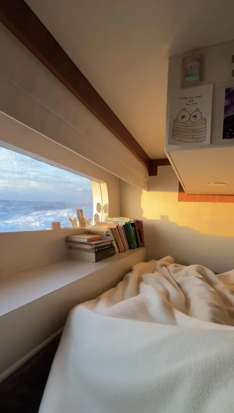 [repost] my bunk room at sunrise