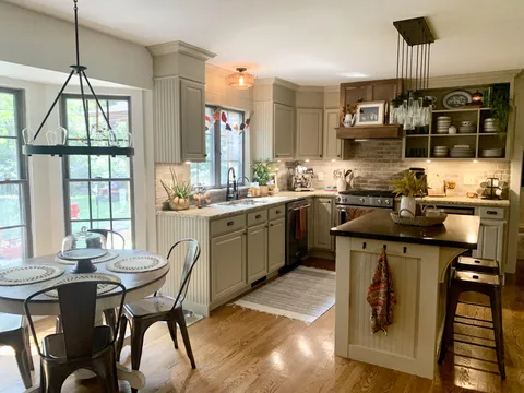 Kitchens can be cozy too