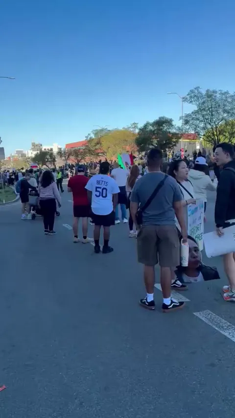 LA Marathon: American Nathan Martin was able to catch up to Kenyan Michael Kimani Kamau due to the motorcade driving in the wrong direction and a fan briefly impeding his path. The margin of victory was 0.01 seconds.