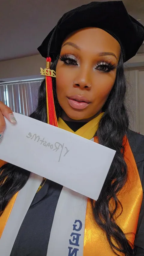 I (f41) graduated with my Master's Degree today. I'm on cloud 9. Bring me down a notch!