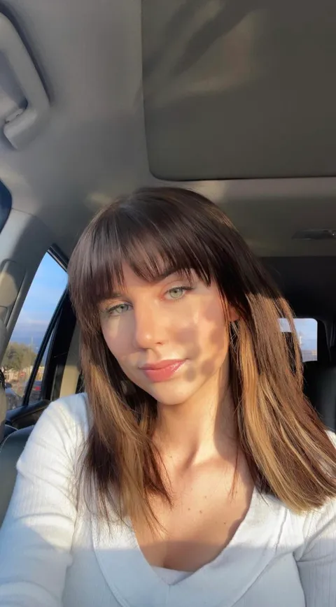 Am I(f24) hot for someone that has 5 kids? I wish was joking 😂