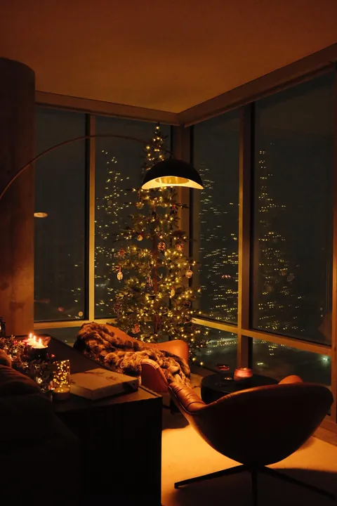 Cozy Christmas in the city.