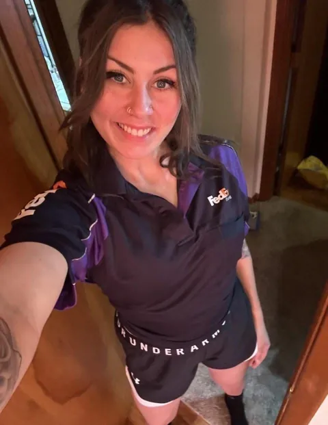 Just a normal 25 year old  Mom of 1, would love an honest rating!🥹👉🏼👈🏼 f25