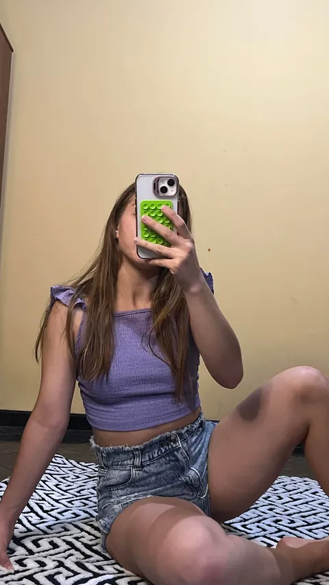 I think I’d better keep these photos here, it’s safer than my phone lol [F]