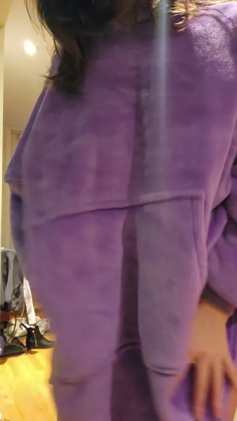 I feel like the reveal hits harder in baggy clothes