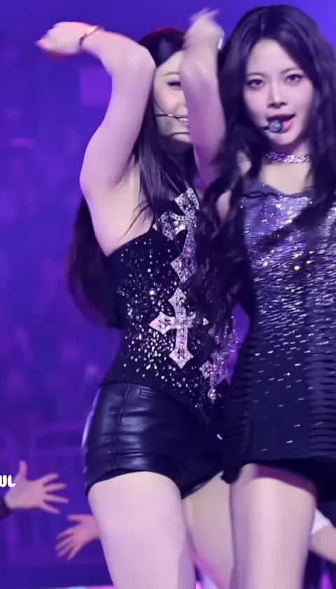 LE SSERAFIM - Yunjin