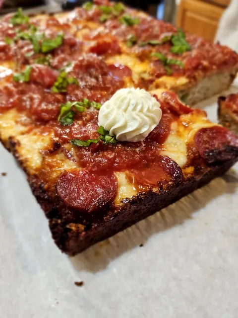 Detroit style pizza 