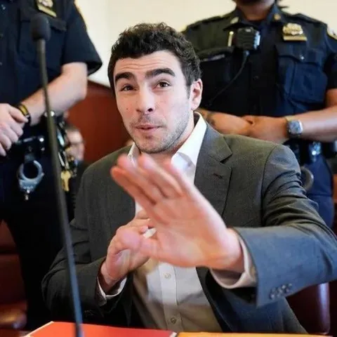 Luigi Mangione asking for space from the cameras- NY Supreme Court, Dec 18, 2025