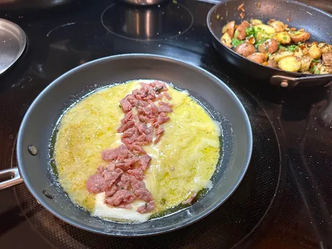 [Homemade] omelette and home fries